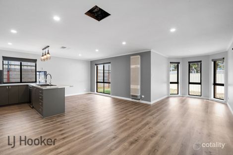 Property photo of 21 Thompson Circuit Evanston Park SA 5116