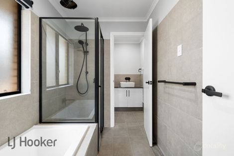 Property photo of 21 Thompson Circuit Evanston Park SA 5116