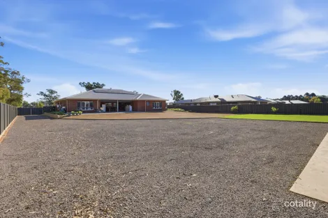 Property photo of 2 Mayfair Drive Benalla VIC 3672