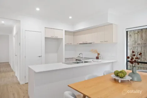 Property photo of 12 Gully Street Flinders View QLD 4305