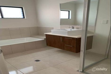 Property photo of 76 Riveredge Boulevard Oonoonba QLD 4811