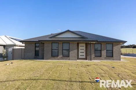Property photo of 1/84 John Potts Drive Junee NSW 2663