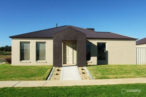 Property photo of 25 Derwent Way West Wodonga VIC 3690