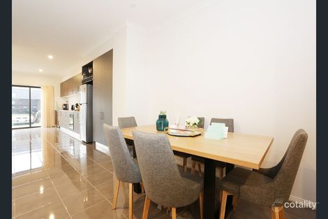 Property photo of 71 Clarendon Avenue Craigieburn VIC 3064