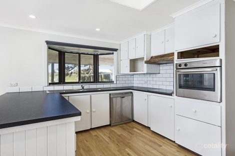Property photo of 46 Heather Road Gisborne VIC 3437
