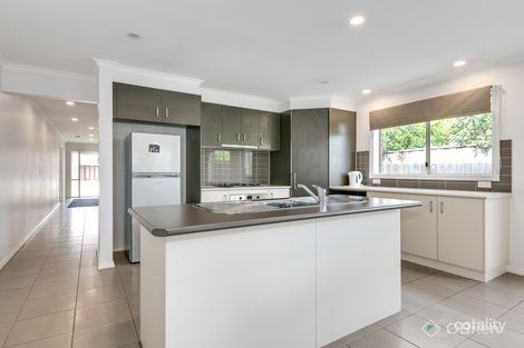 Property photo of 33 Tyrell Place Berwick VIC 3806