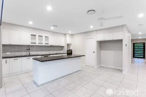 Property photo of 4 Edgewater Avenue Rothwell QLD 4022