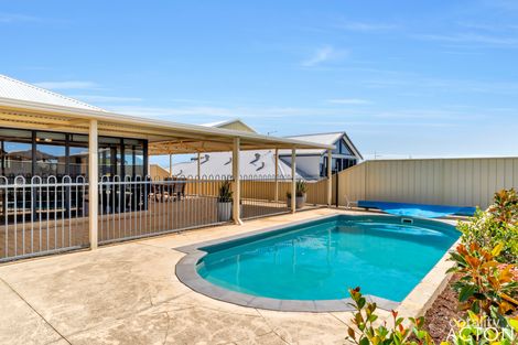 Property photo of 4 Cunderdin Loop Dawesville WA 6211