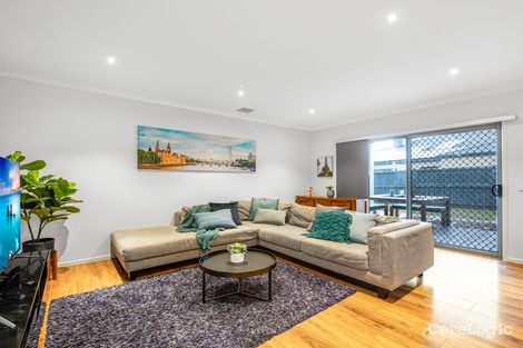 Property photo of 3 Omeara Crescent Cranbourne East VIC 3977