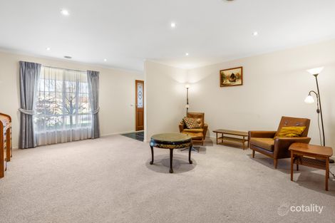 Property photo of 34 Osborn Grove Pakenham VIC 3810