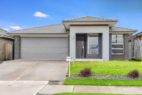 7 Madden St, Oran Park, NSW 2570