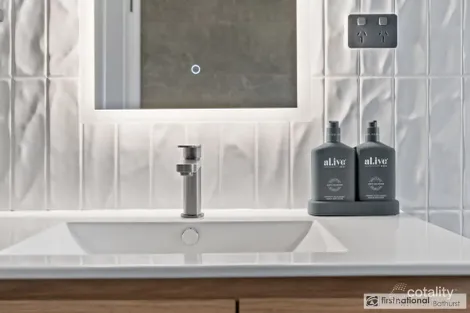 Property photo of 2 Hoynes Circuit Blayney NSW 2799