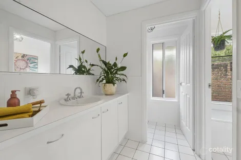 Property photo of 7 Gary Court Carrara QLD 4211