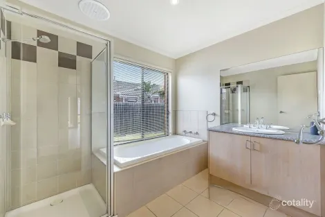 Property photo of 19 Kingdom Drive Cranbourne VIC 3977
