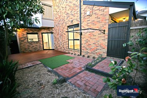 Property photo of 1/12 Pinewood Drive Mount Waverley VIC 3149