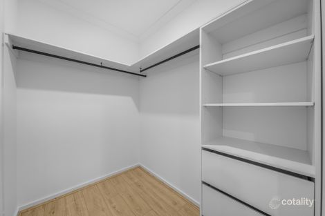 Property photo of 33 Paskas Drive Fraser Rise VIC 3336