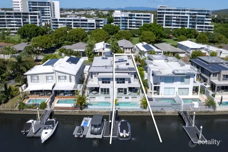 Property photo of 1/17 South Quay Drive Biggera Waters QLD 4216