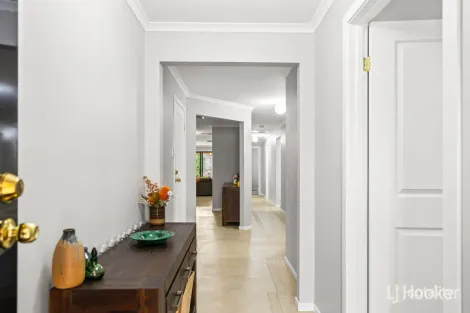 Property photo of 6 Birmingham Drive Craigmore SA 5114