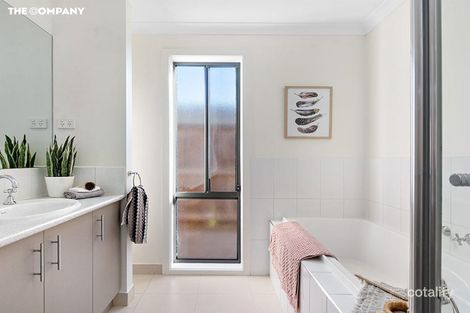 Property photo of 27 Syme Road Pakenham VIC 3810