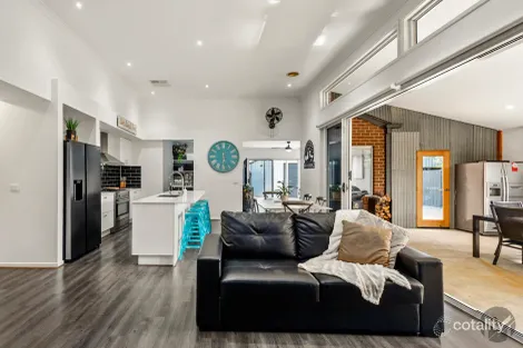 Property photo of 38 Casuarina Drive Romsey VIC 3434