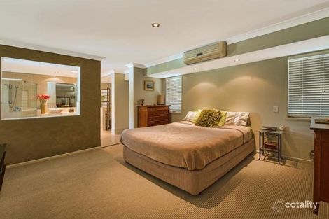 6 Inveray Ave, Benowa, QLD 4217