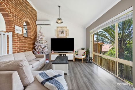 Property photo of 8 Digby Close Albion Park NSW 2527