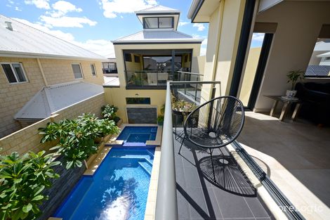 Property photo of 4 Salford Promenade Mindarie WA 6030