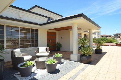 Property photo of 4 Cavello View Iluka WA 6028