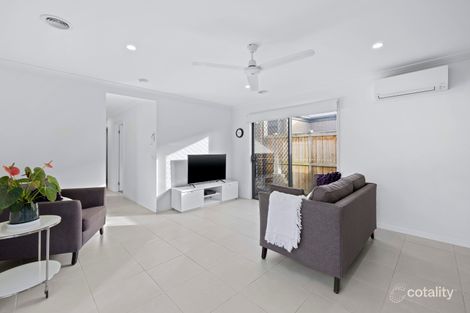 Property photo of 7 Hargood Place Cranbourne East VIC 3977