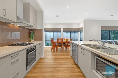Property photo of 4 Salina Walk Caroline Springs VIC 3023