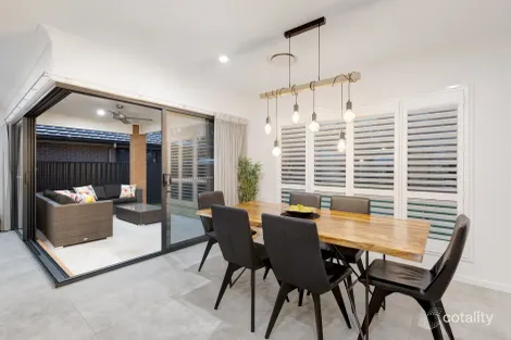 Property photo of 13 Mount Archer Road Parkinson QLD 4115
