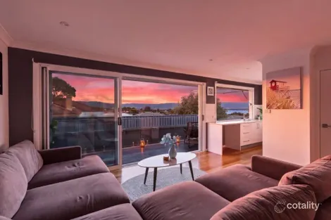 Property photo of 10 Freeman Parade Mount Warrigal NSW 2528