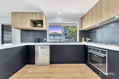 Property photo of 30 Golden Square Crescent Hoppers Crossing VIC 3029