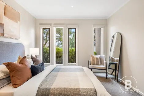 Property photo of 5 Creek View Close Mount Clear VIC 3350