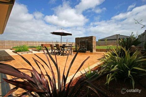 Property photo of 33 Amberley Drive Mount Martha VIC 3934