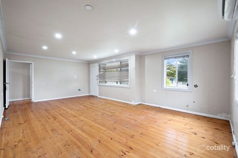 Property photo of 69 Grevillea Crescent Macquarie Fields NSW 2564