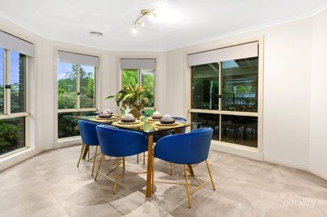 Property photo of 5 Bon Court Narre Warren North VIC 3804