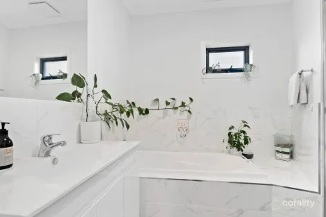 Property photo of 4/2 Cairns Street Rosebud VIC 3939