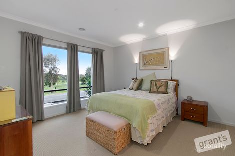 Property photo of 70 Sheldon Drive Berwick VIC 3806