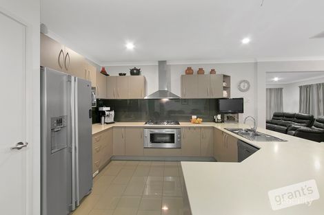 Property photo of 70 Sheldon Drive Berwick VIC 3806