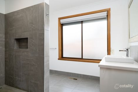 Property photo of 4 Bruce Street Bell Park VIC 3215