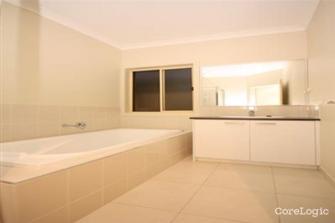 Property photo of 10 Nodosa Grove Harkness VIC 3337