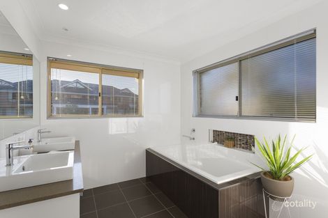 Property photo of 9 Sutherland Court Mount Ommaney QLD 4074