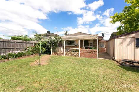 Property photo of 15 Nangiloc Crescent Werribee VIC 3030