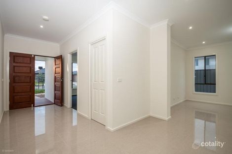 Property photo of 11 Serra Way Fraser Rise VIC 3336
