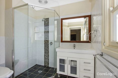 14 Lushington St, East Gosford, NSW 2250