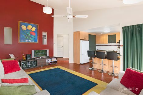 Property photo of 18 Alder Close Jerrabomberra NSW 2619