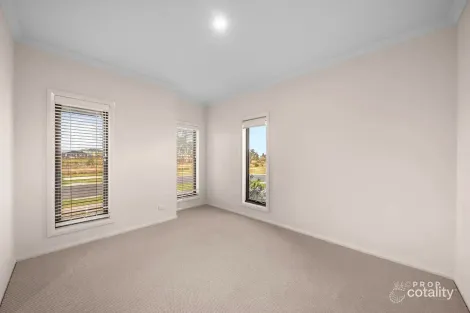 Property photo of 53 Clementine Boulevard Tarneit VIC 3029