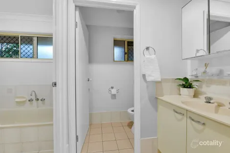 Property photo of 20 Oxley Place Forest Lake QLD 4078