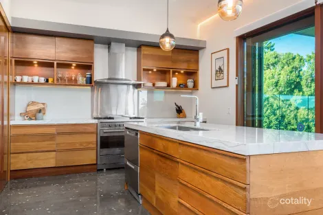 Property photo of 78 Owenia Way Broken Head NSW 2481